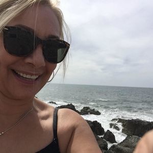 Meet your Posher, Alma